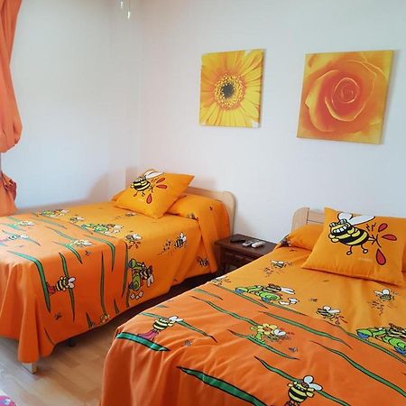 Apartamento Frente Al Mar โรเกตัสเดมาร์ ภายนอก รูปภาพ